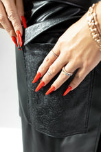 Prijuostė iš minkštos plonos odos