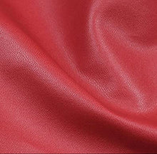 Raudona odinė prijuostė "Grožio meistrė"