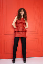 Raudona odinė prijuostė "Grožio meistrė"