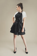 Neperšlampanti, dažams atspari prijuostė kirpėjoms, manikiūro meistrėms, vizažistėms