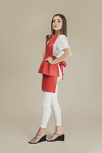 Raudona odinė prijuostė "Grožio meistrė"