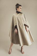 Atsparus vandeniui kirpimo ir plaukų dažymo peniuaras, pelerina