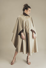 Atsparus vandeniui kirpimo ir plaukų dažymo peniuaras, pelerina