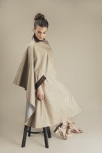 Atsparus vandeniui kirpimo ir plaukų dažymo peniuaras, pelerina