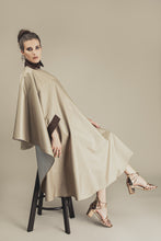 Atsparus vandeniui kirpimo ir plaukų dažymo peniuaras, pelerina